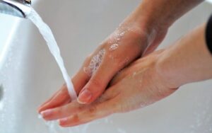 Problemas causados pela falta de lavar as mãos