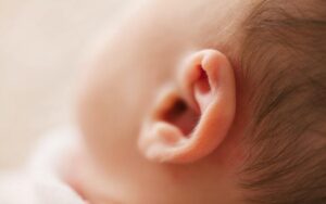 Problemas auditivos no bebê