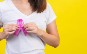 Sinais de câncer em mulheres não devem ser ignorados