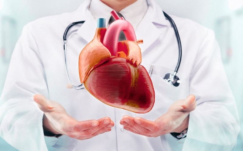 Quais são os sintomas de doenças cardíacas nos homens