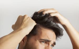 Tratamentos e soluções para queda de cabelo masculina