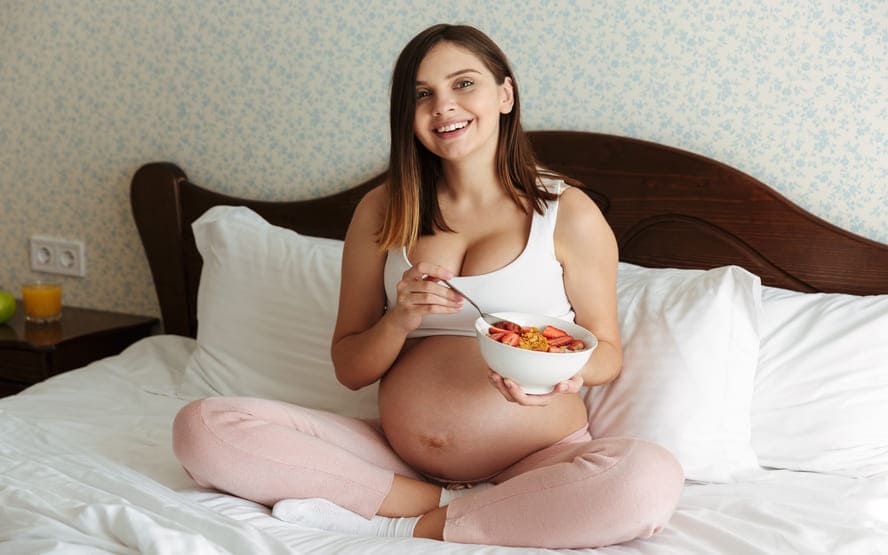 Quais alimentos comer e evitar durante a gravidez