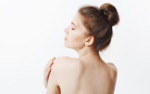 causas e tratamentos da acne nas costas e no corpo 