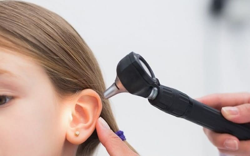 Como remover com seguranca a cera de ouvido dura e seca