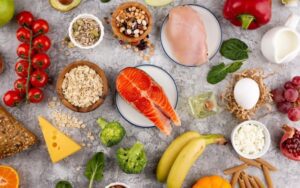 Principais alimentos anti inflamatorios e como seguir esta dieta
