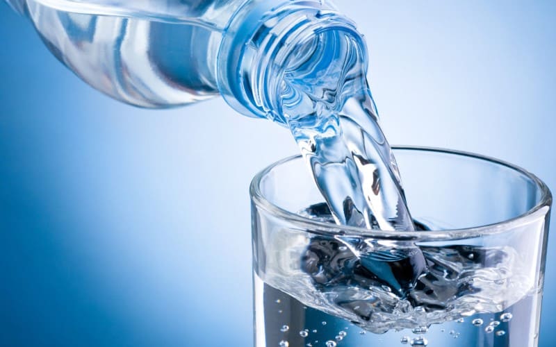 Como fazer agua mineral em casa