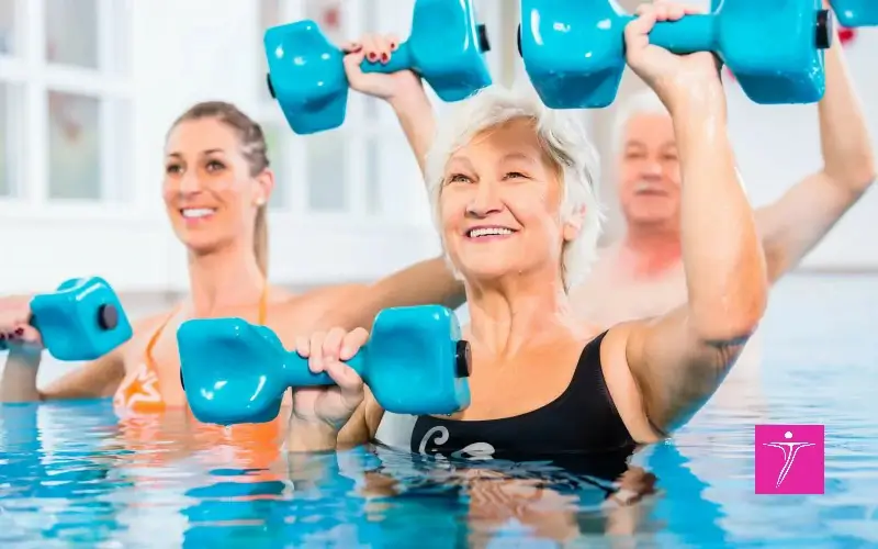 Hidroterapia e natação para pessoas com fibromialgia