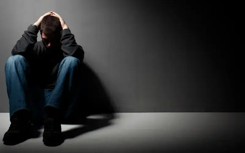 pensamentos suicidas ou autolesivos e a depressão