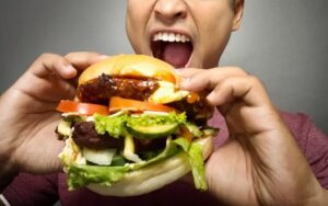 Jejum Intermitente e comportamentos alimentares ruins