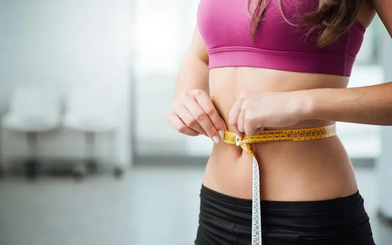 Como o jejum intermitente contribui para a perda de peso