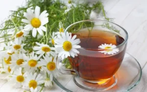 Chá de camomila ajuda em alergias