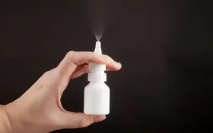 Como fazer um spray nasal caseiro para alergias