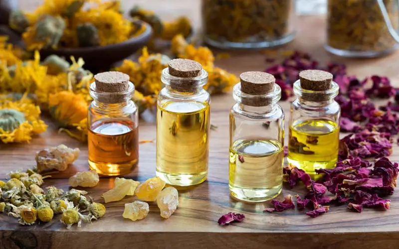 Como usar óleos essenciais para aliviar a dor da fibromialgia